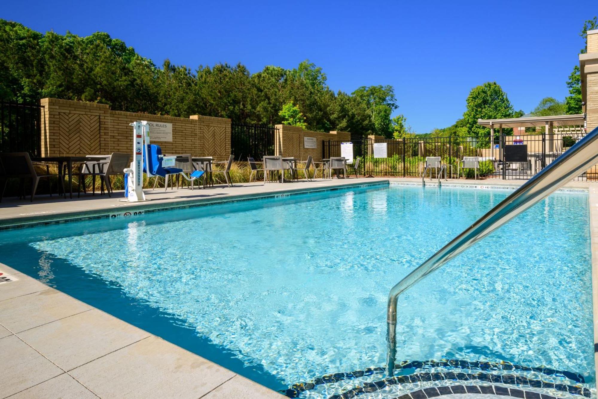 Hotel Courtyard By Marriott Raleigh Cary Crossroads Exterior foto